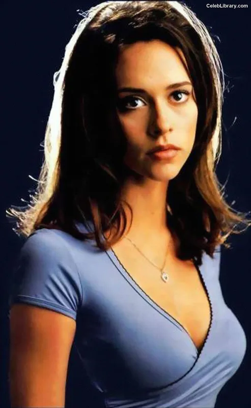 Jennifer Love Hewitt photo 6 of 519