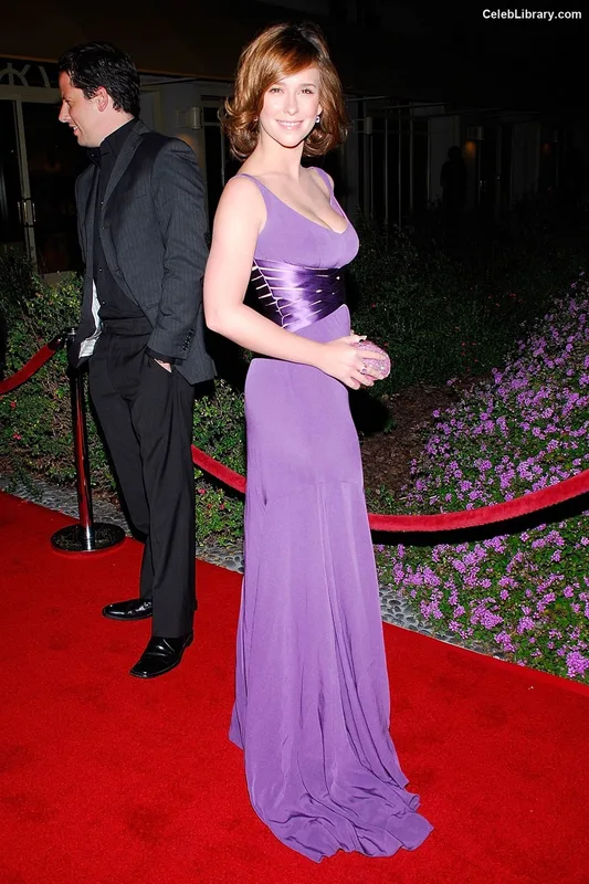 Jennifer Love Hewitt photo 4 of 519