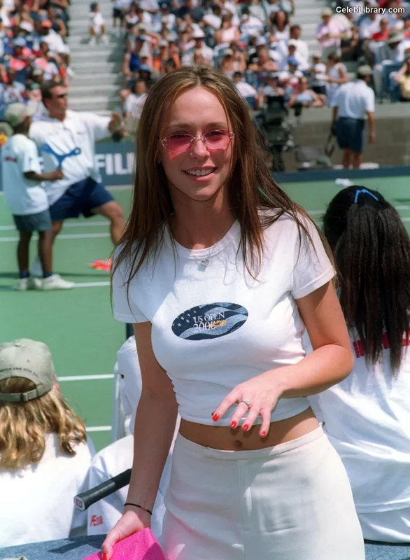 Jennifer Love Hewitt photo 3 of 519