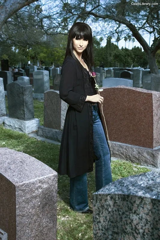 Jennifer Love Hewitt photo 3 of 519