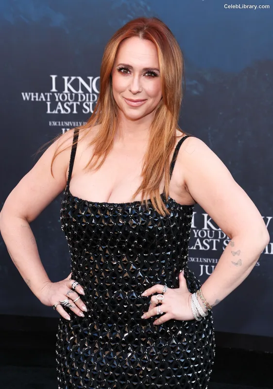 Jennifer Love Hewitt photo 8 of 519