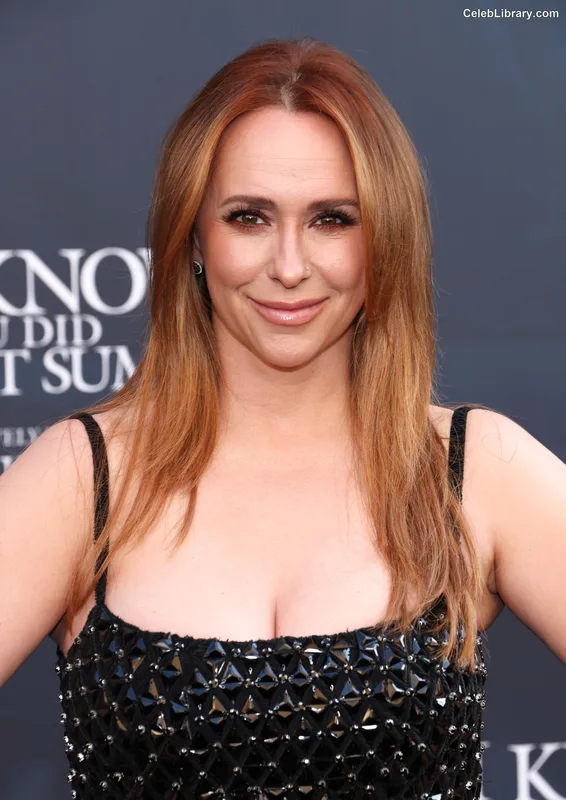 Jennifer Love Hewitt photo 21 of 519