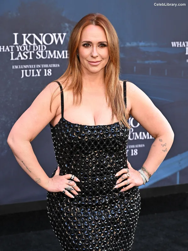 Jennifer Love Hewitt photo 9 of 519