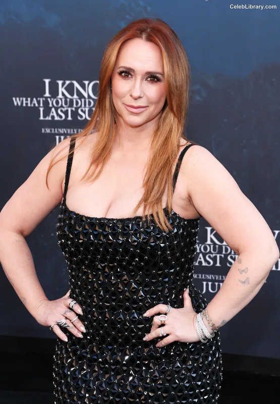 Jennifer Love Hewitt photo 21 of 519