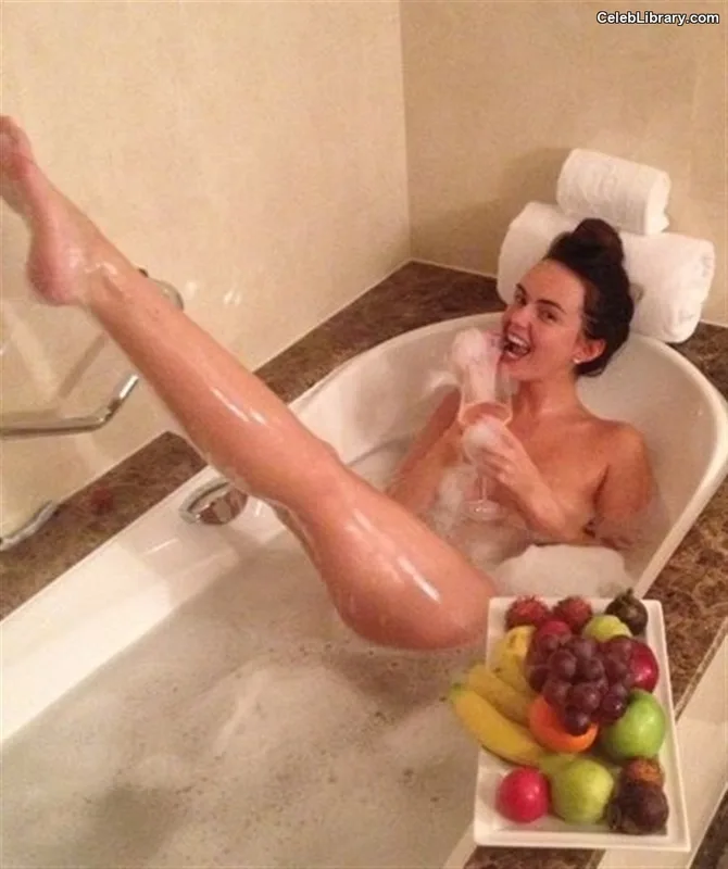 Jennifer Metcalfe photo 16 of 189