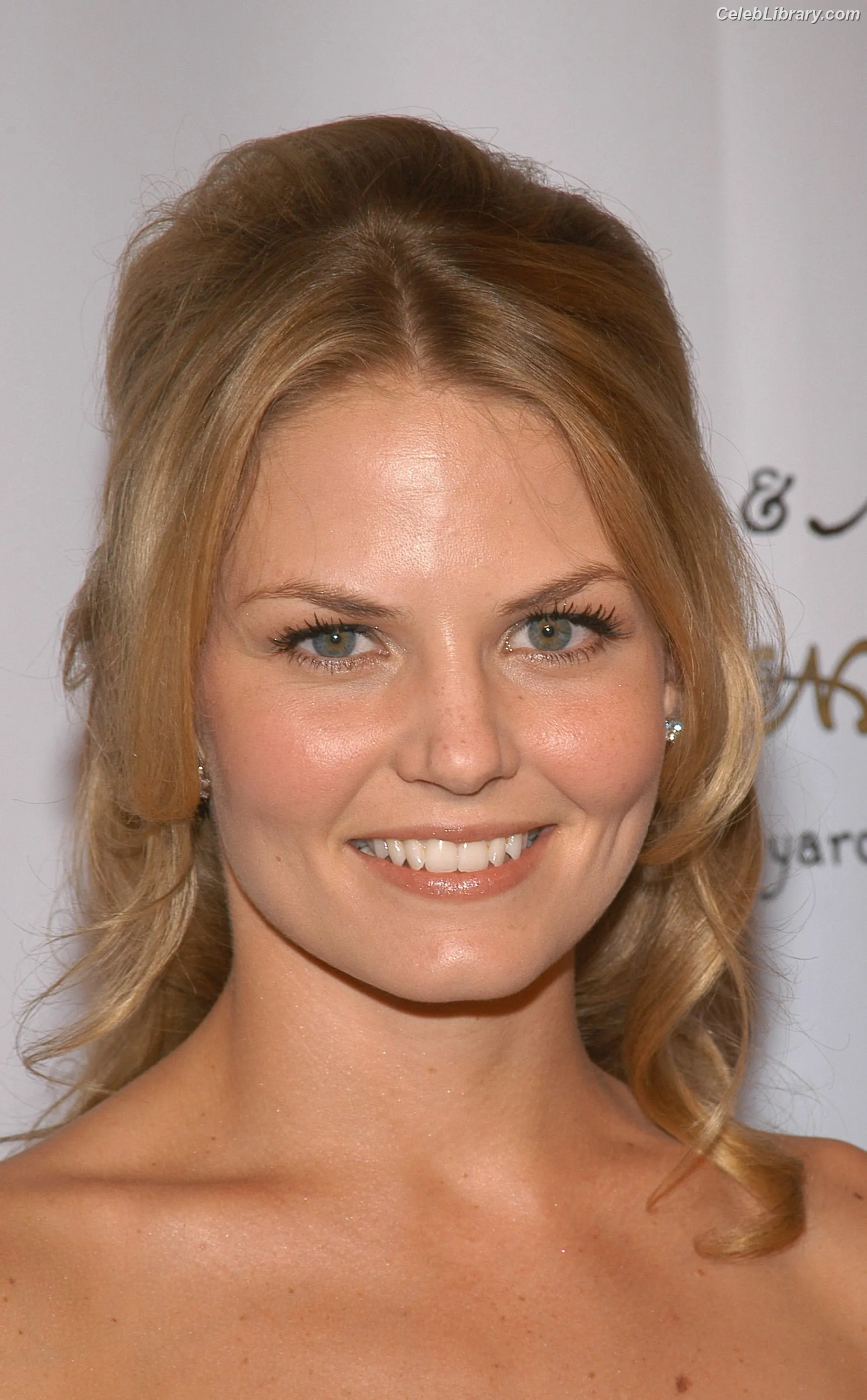 Jennifer Morrison photo 10 of 93