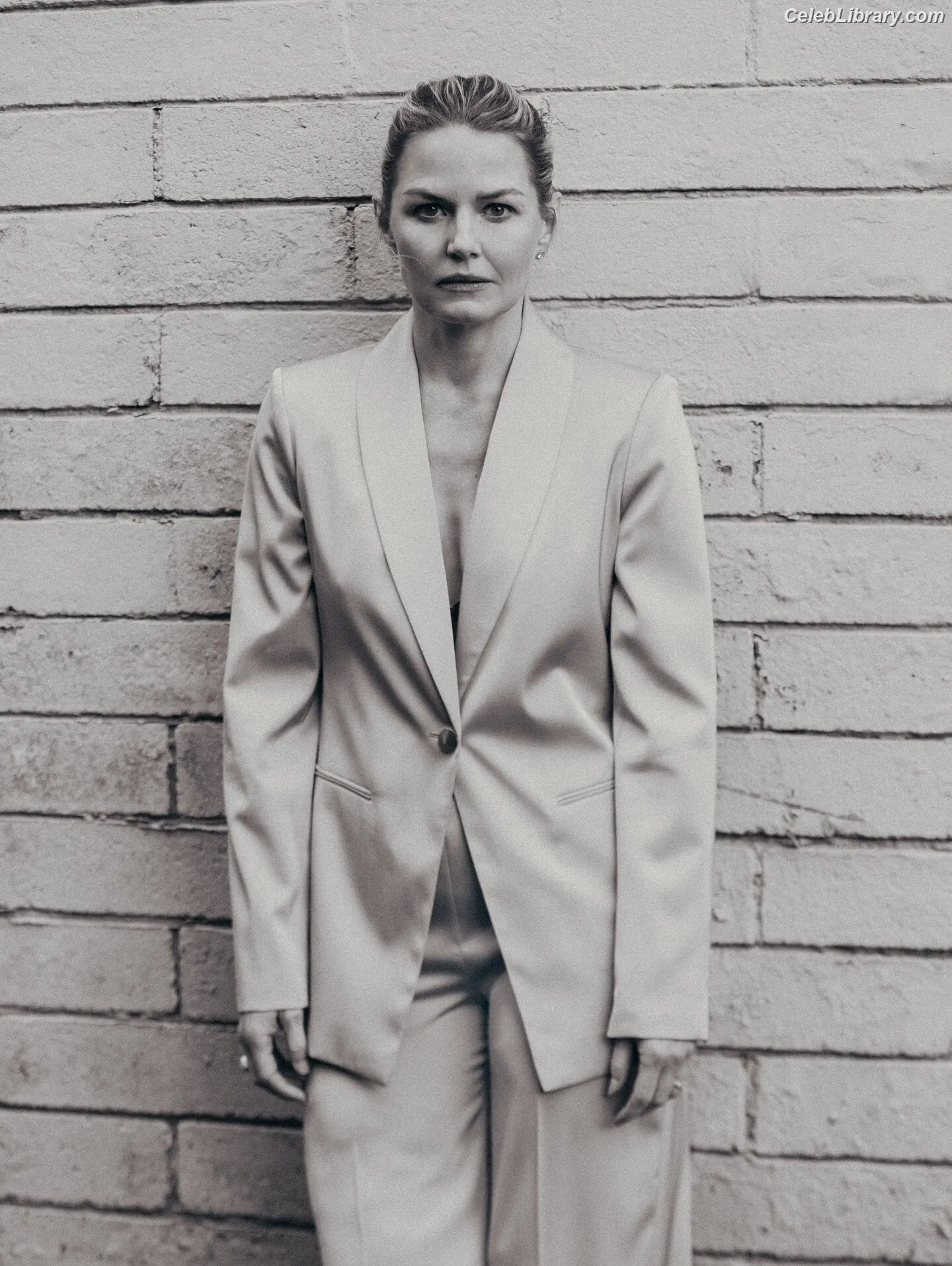 Jennifer Morrison photo 4 of 93