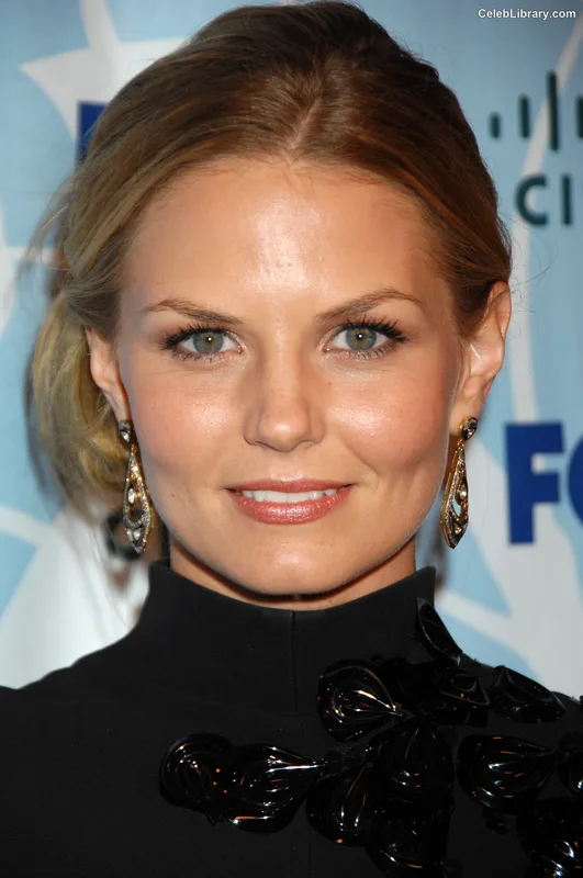 Jennifer Morrison photo 3 of 90