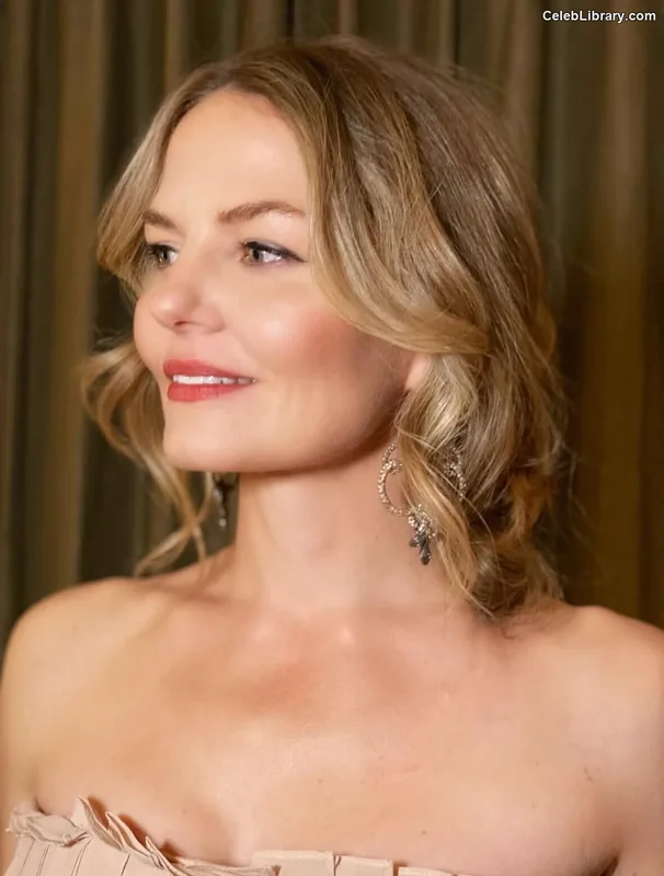 Jennifer Morrison photo 12 of 90