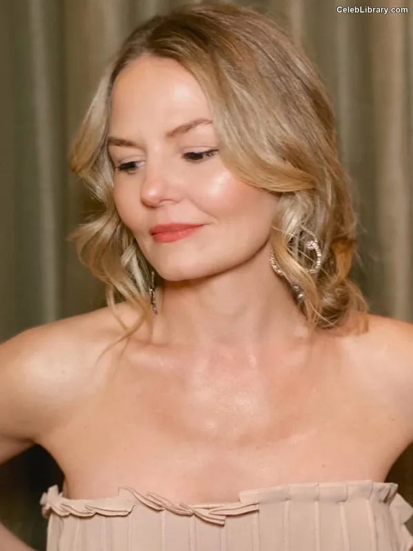 Jennifer Morrison photo 13 of 90