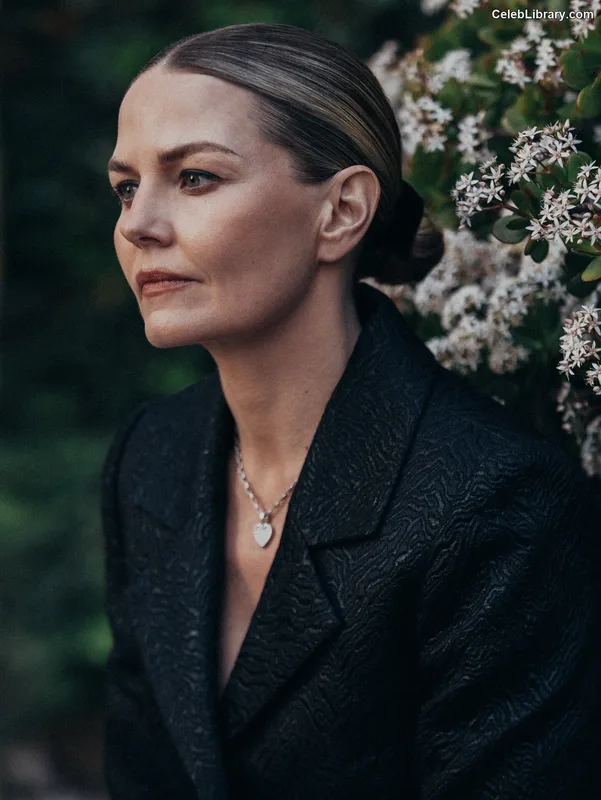 Jennifer Morrison photo 19 of 90