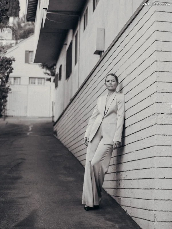 Jennifer Morrison photo 20 of 90