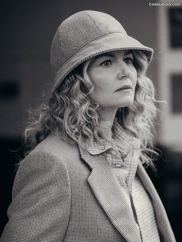 Jennifer Morrison photo 24 of 90