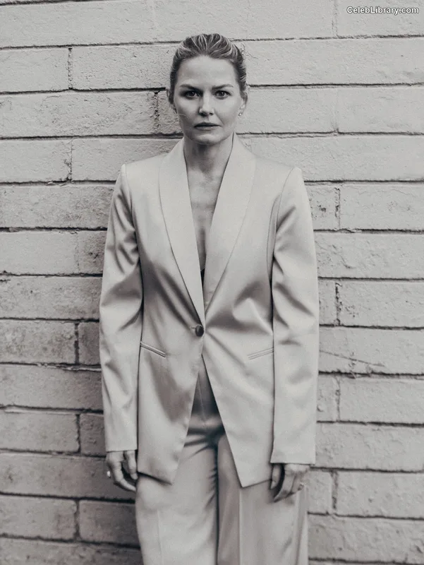 Jennifer Morrison photo 2 of 90