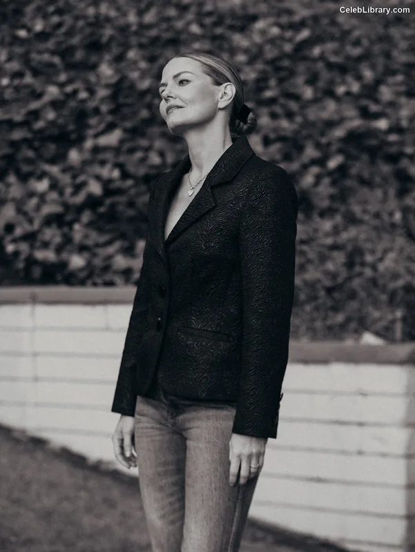 Jennifer Morrison photo 3 of 90