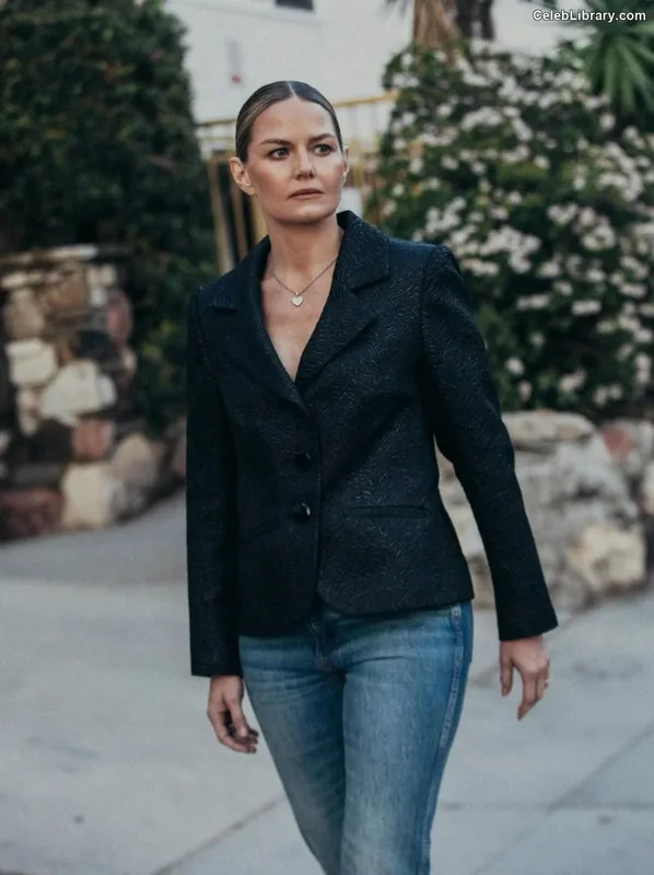 Jennifer Morrison photo 6 of 90