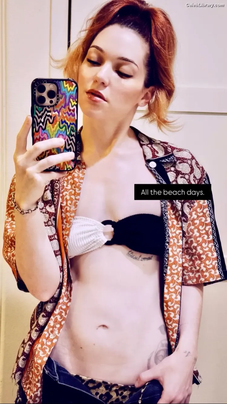 Jennifer Stone photo 7 of 39
