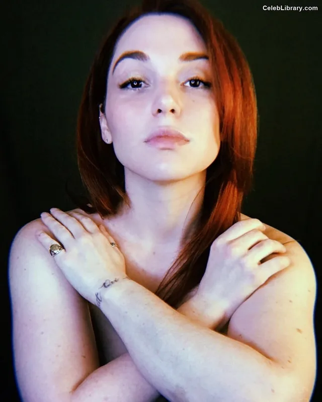 Jennifer Stone photo 2 of 40