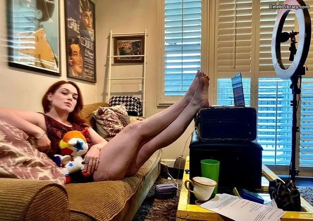 Jennifer Stone photo 10 of 40