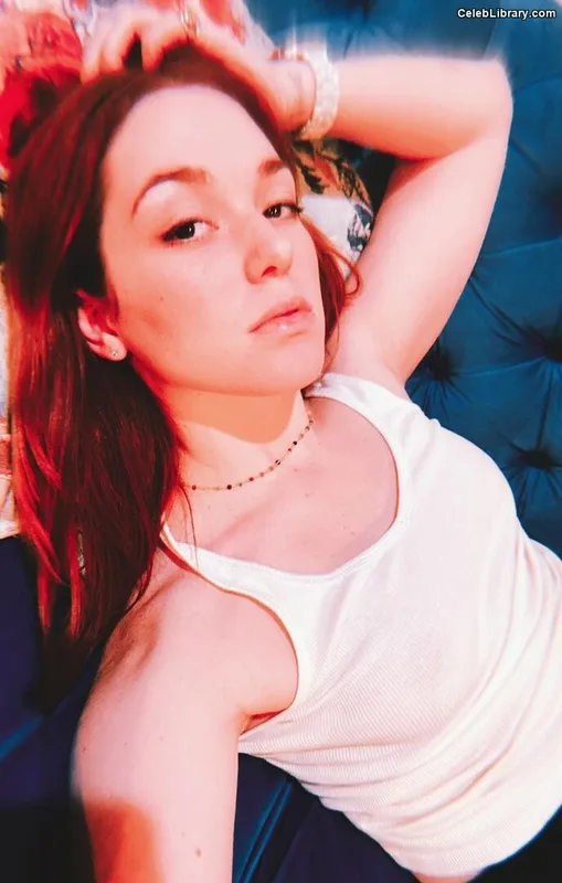 Jennifer Stone photo 11 of 40