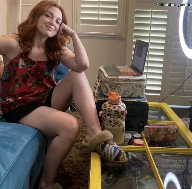 Jennifer Stone photo 12 of 40