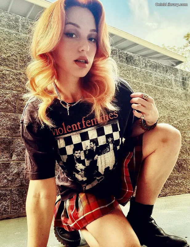 Jennifer Stone photo 22 of 40