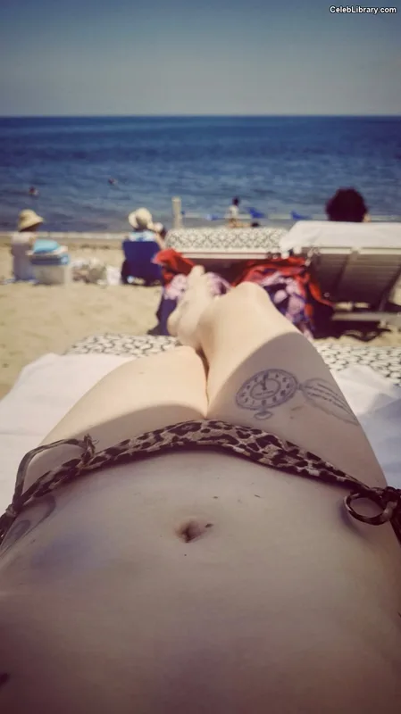 Jennifer Stone photo 8 of 40