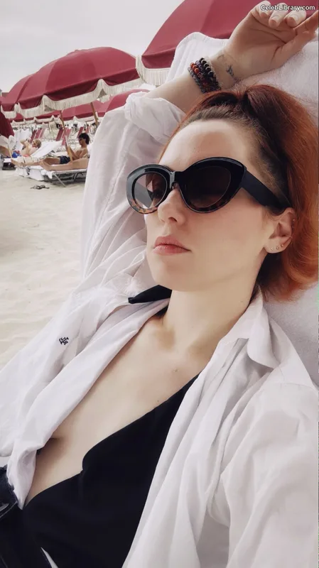 Jennifer Stone photo 13 of 40