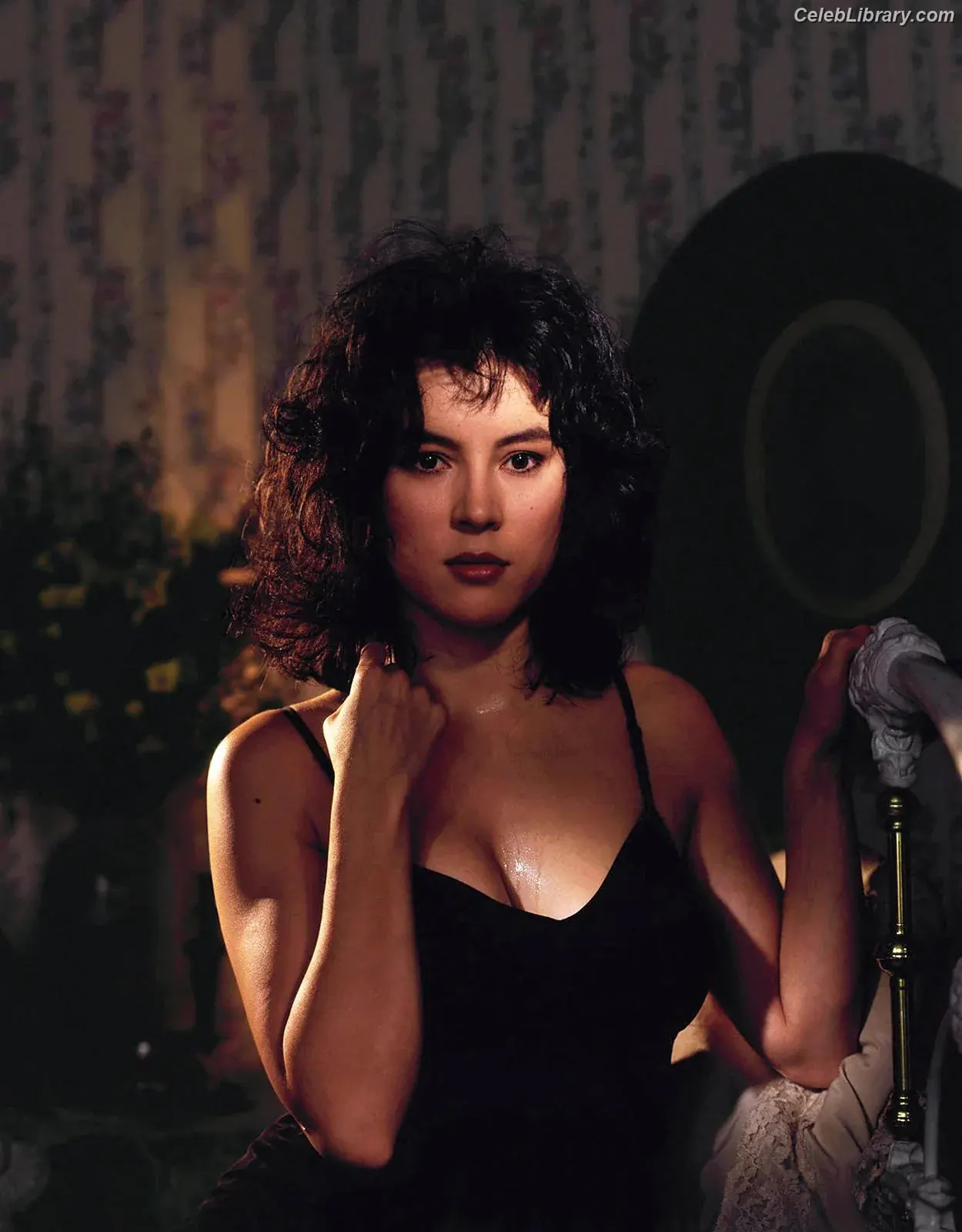 Jennifer Tilly photo 13 of 153