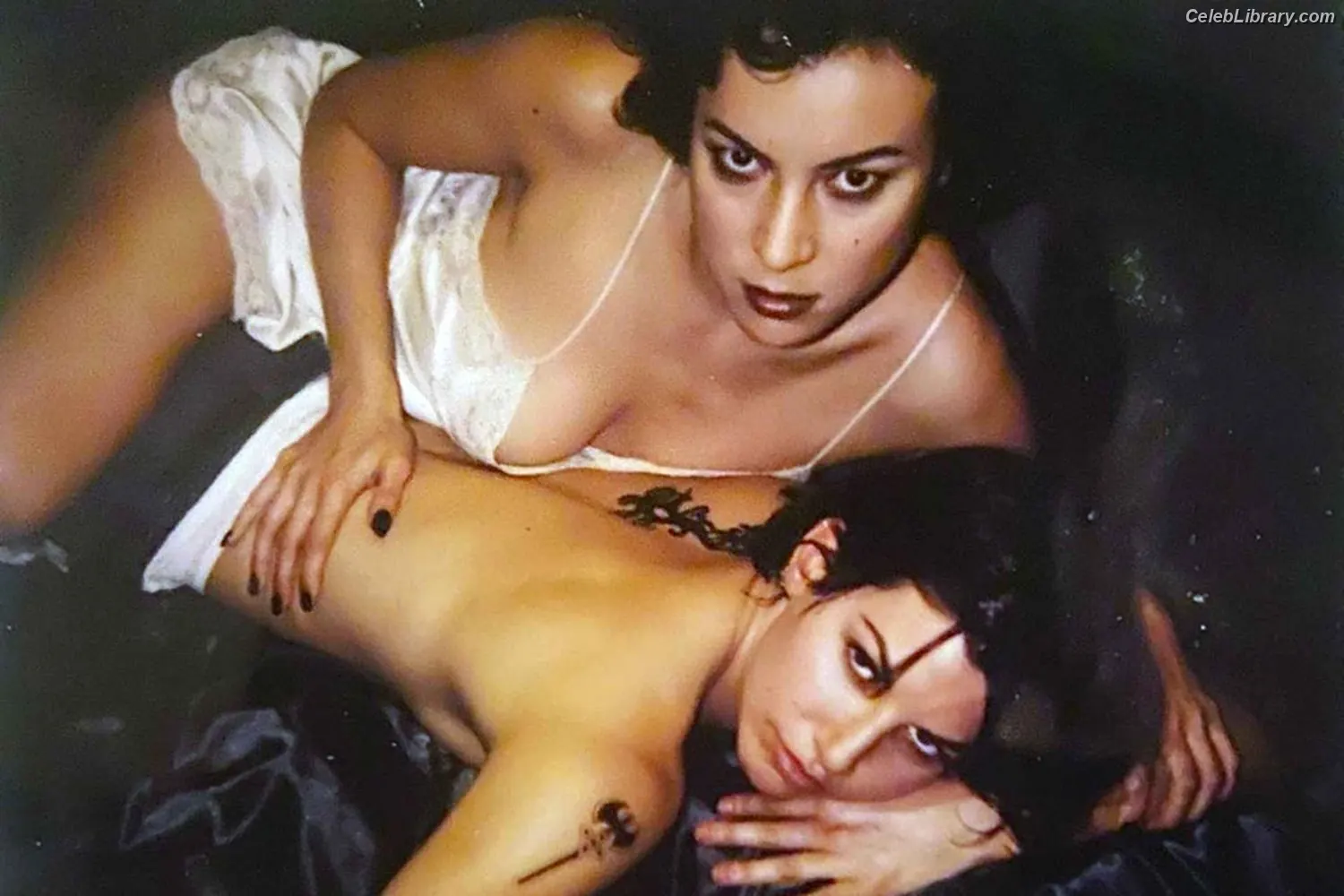 Jennifer Tilly photo 11 of 153