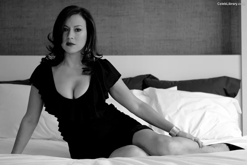 Jennifer Tilly photo 3 of 149