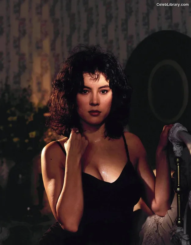 Jennifer Tilly photo 13 of 149