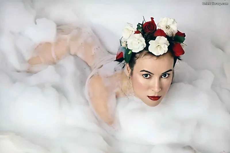 Jennifer Tilly photo 15 of 149