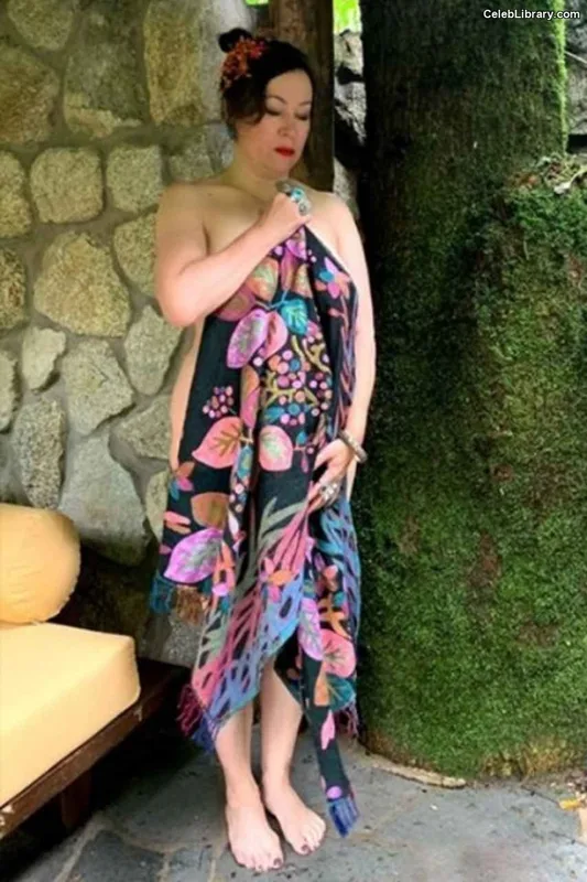 Jennifer Tilly photo 22 of 149
