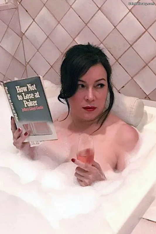 Jennifer Tilly photo 1 of 149