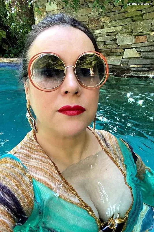 Jennifer Tilly photo 9 of 149