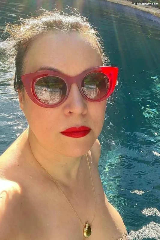 Jennifer Tilly photo 16 of 149