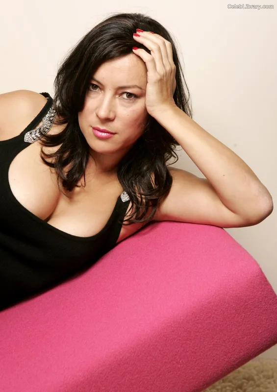 Jennifer Tilly photo 23 of 149