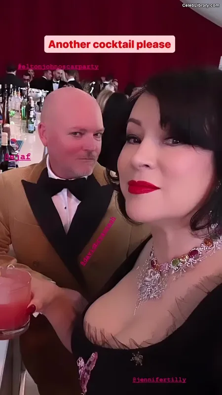 Jennifer Tilly photo 20 of 149