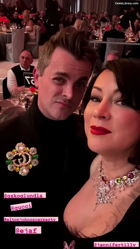 Jennifer Tilly photo 21 of 149