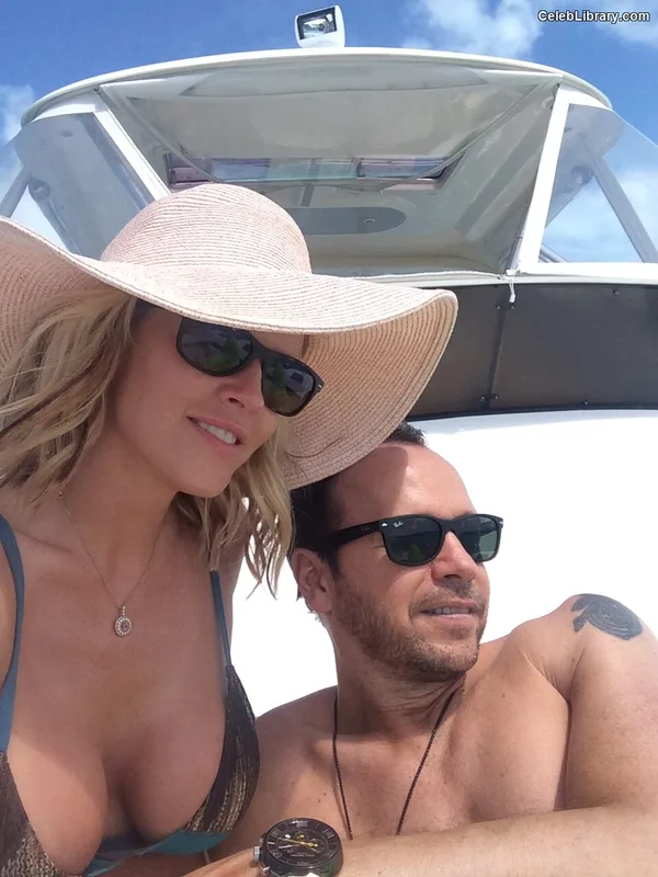 Jenny Mccarthy photo 7 of 107