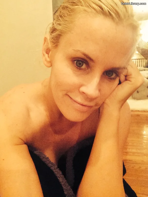 Jenny Mccarthy photo 22 of 107