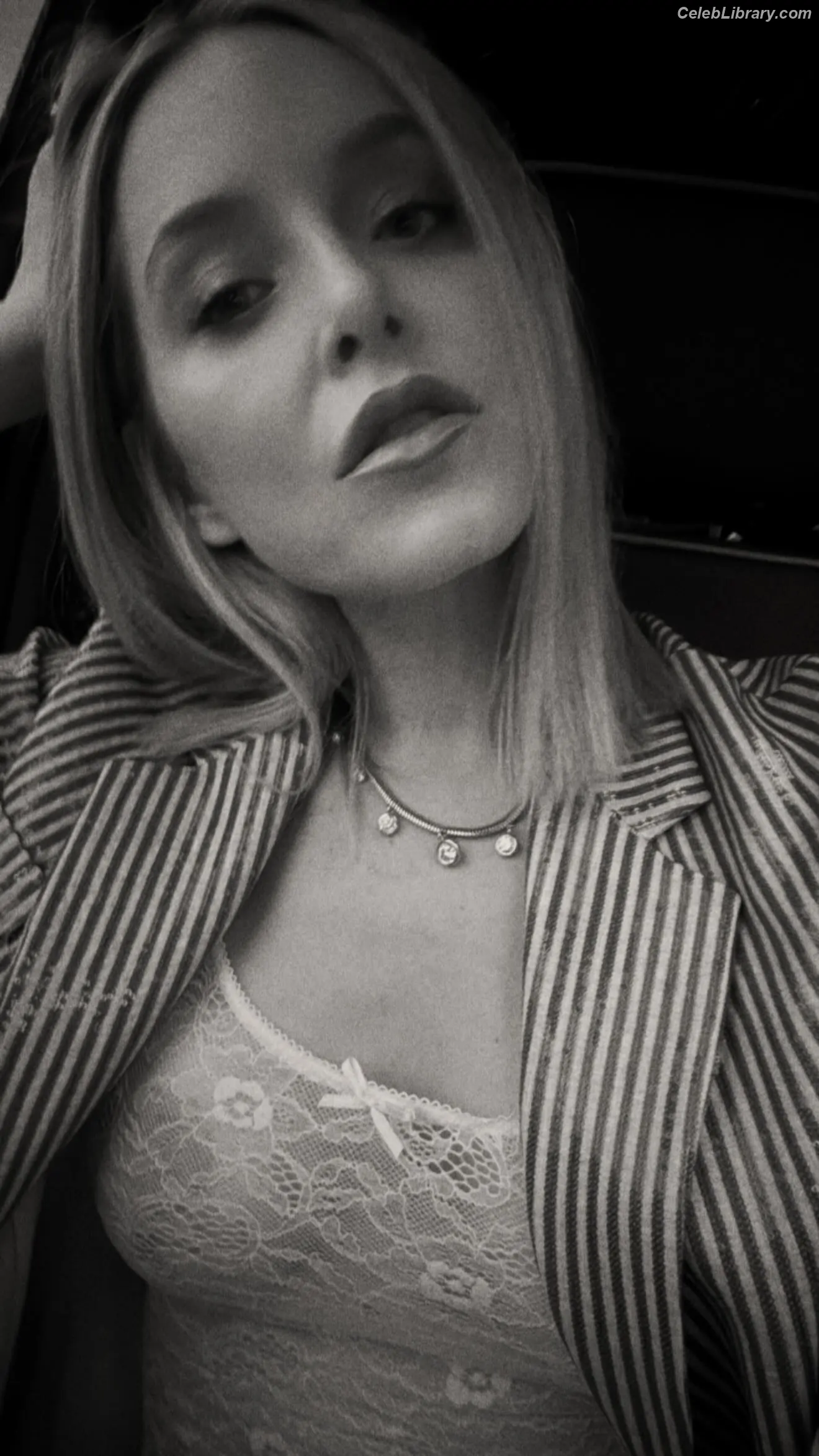 Jenny Mollen photo 5 of 183