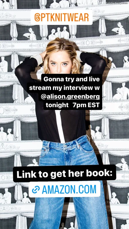 Jenny Mollen photo 4 of 184