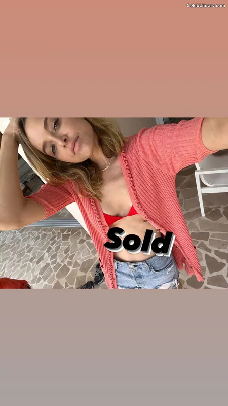 Jenny Mollen photo 14 of 184
