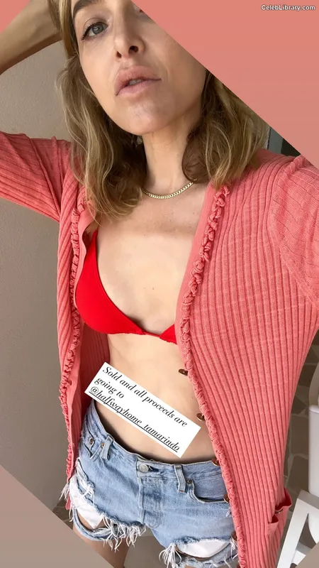 Jenny Mollen photo 18 of 184
