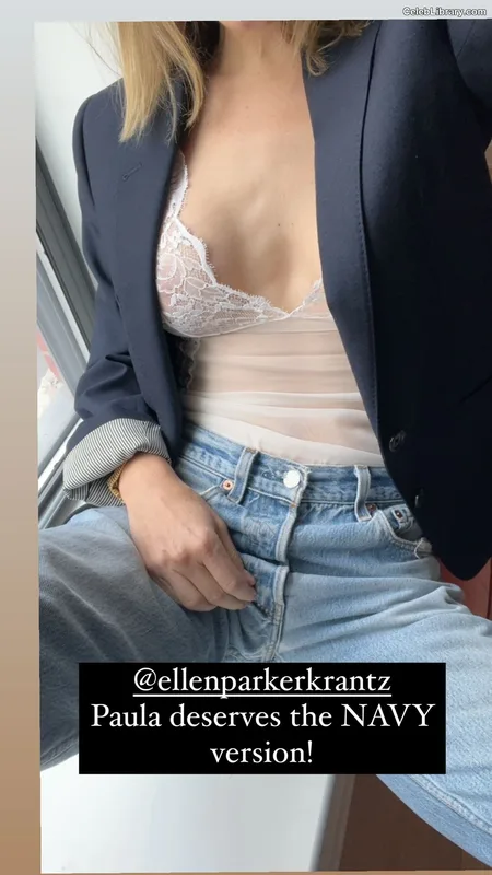 Jenny Mollen photo 3 of 184