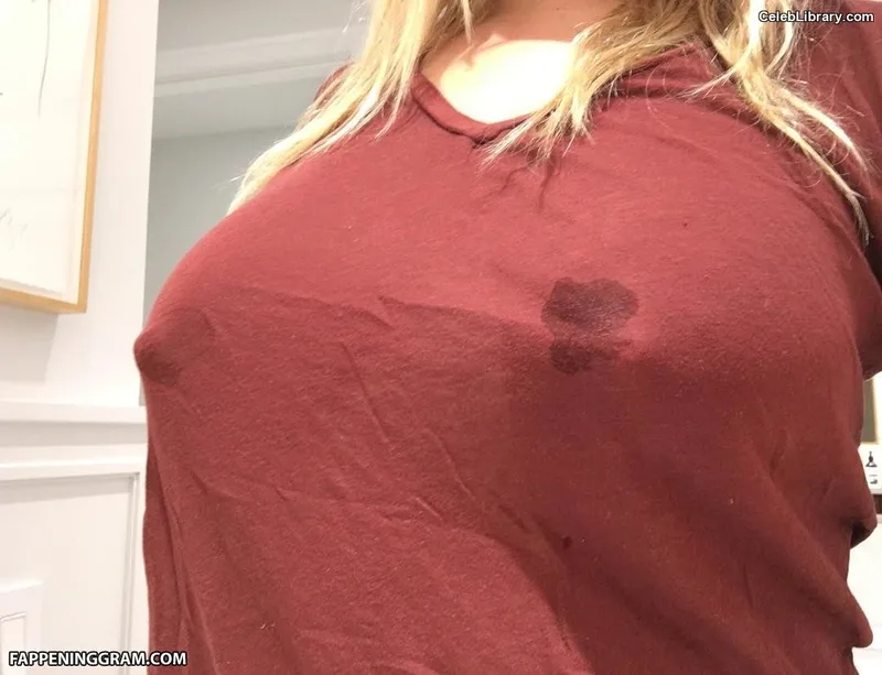 Jenny Mollen photo 23 of 184