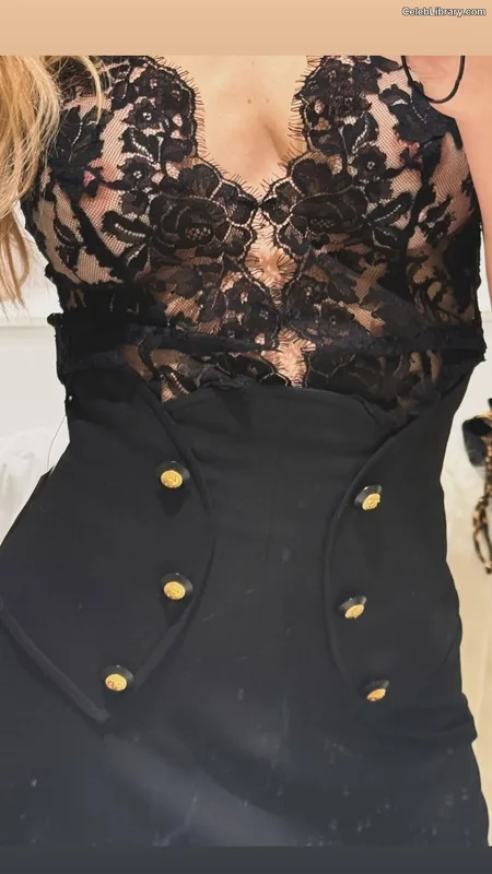 Jenny Mollen photo 23 of 184