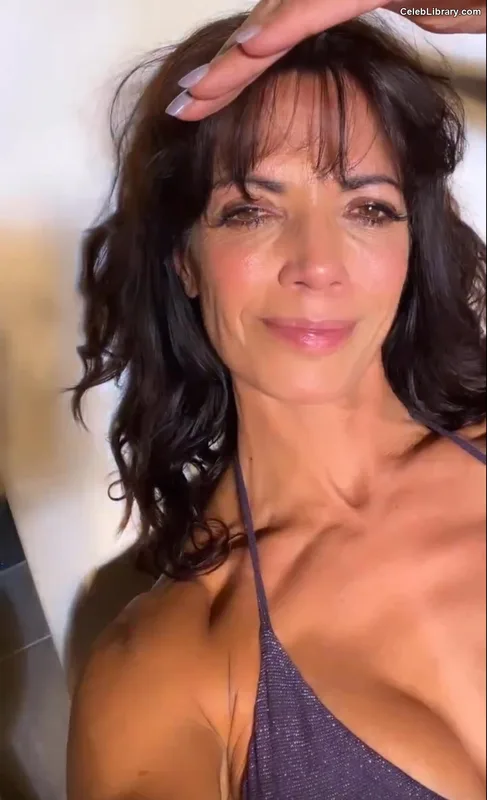 Jenny Powell photo 20 of 67